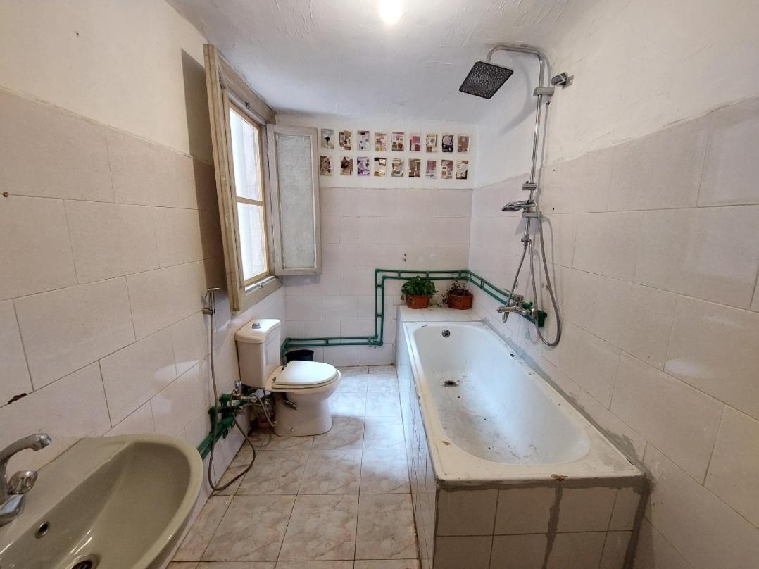 Arab Hostel, Welcoming All Solo And Groups Travellers But, Unmarried Couples Not Allowed Alexandria Exterior foto