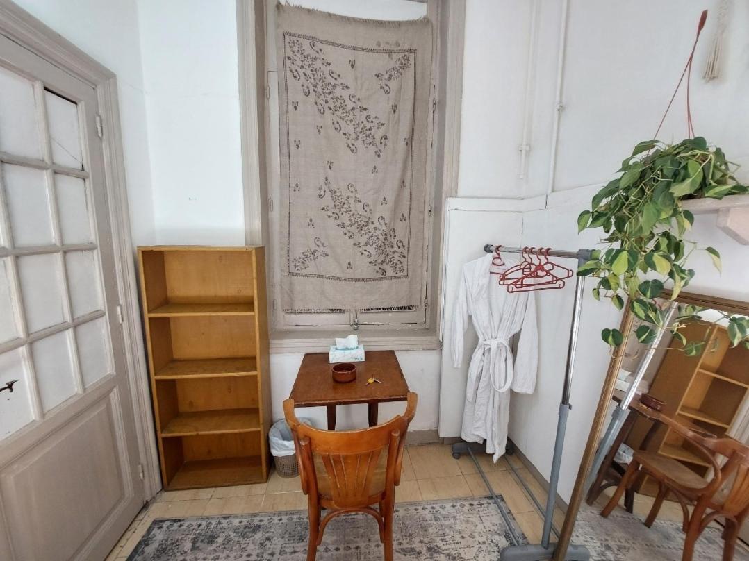 Arab Hostel, Welcoming All Solo And Groups Travellers But, Unmarried Couples Not Allowed Alexandria Exterior foto